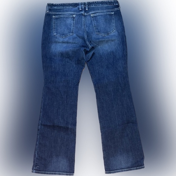 Eddie Bauer Jeans 16 Women’s Curvy Barely Boot Fit - Picture 5 of 6